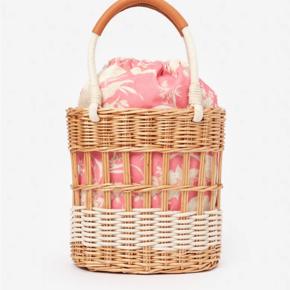 Caryl Wicker Handbag in Giardino Toile - Color Natural/Pink